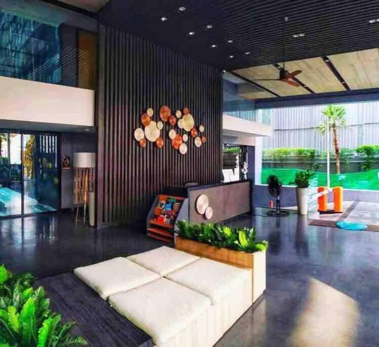 Stylish 1 Bedroom, Nice Pool,Bts Asok, Sukhumvit Bangkok Exterior photo