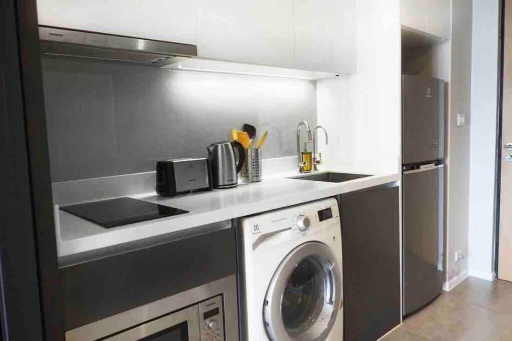 Stylish 1 Bedroom, Nice Pool,Bts Asok, Sukhumvit Bangkok Exterior photo